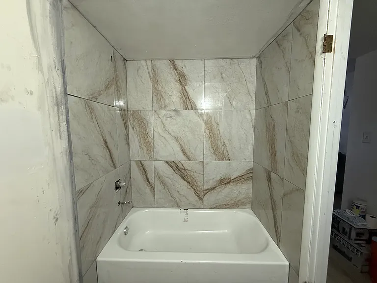4702 N 76th Ave — Photo 3