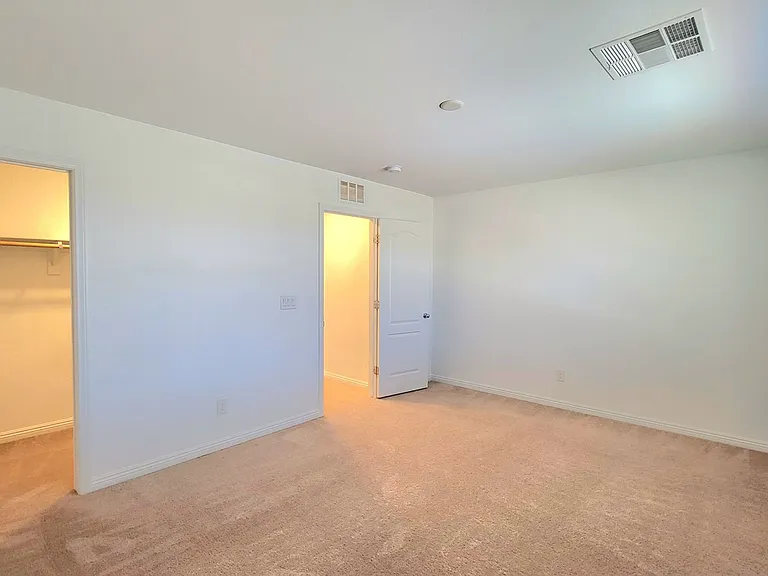 3807 E Summit Ave — Photo 48