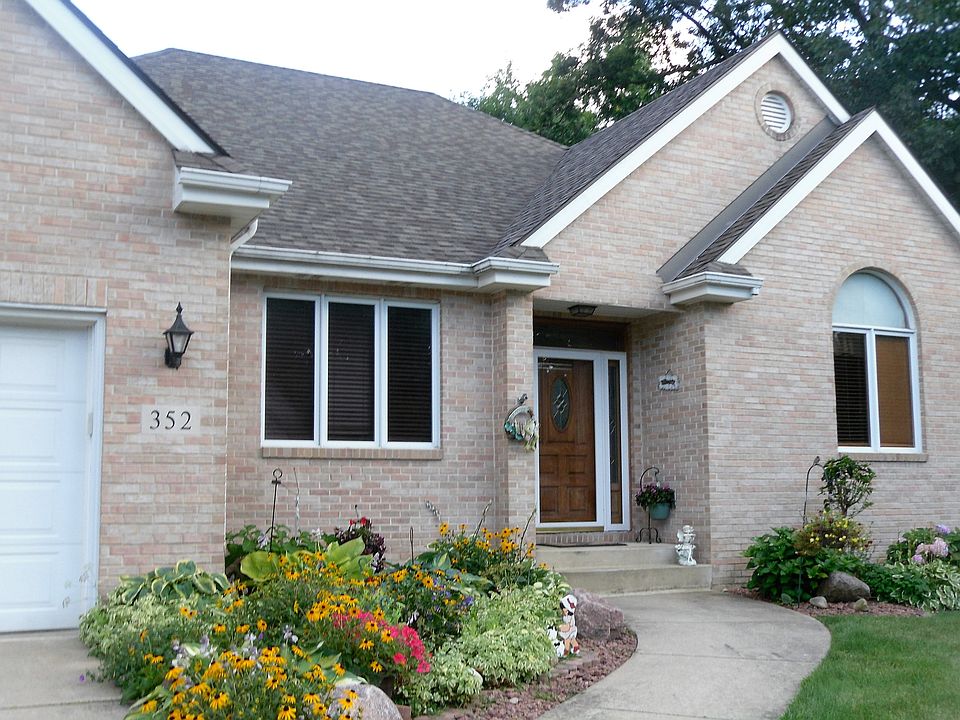 Lovely all brick ranch!