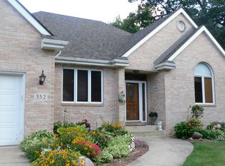 352 Tremont Ln, Valparaiso, IN