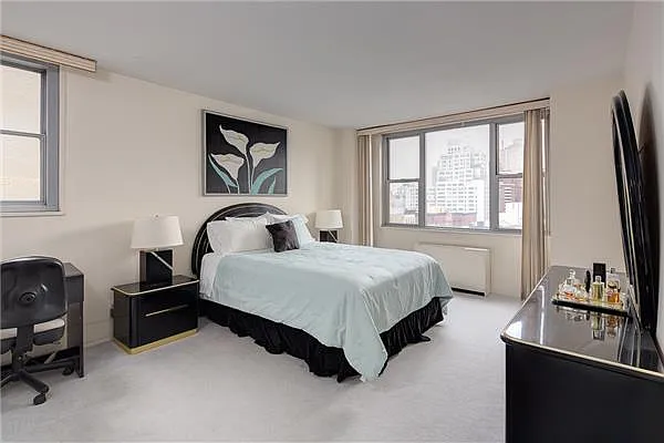 Sold by R New York | media 14