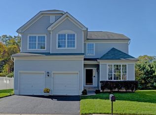 323 Wedgewood Rd, Morganville, NJ 07751