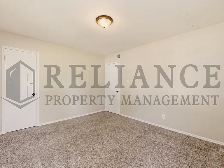 4546 S Osage St — Photo 24