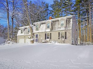 5 Russell Dr, Springvale, ME 04083