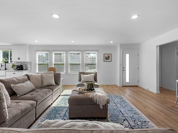 5th image of 4702 La Canada Blvd