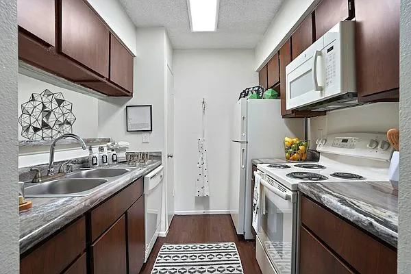 Chimneys Apts.