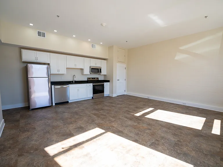 605 Calvary Rd SW #H — Photo 3