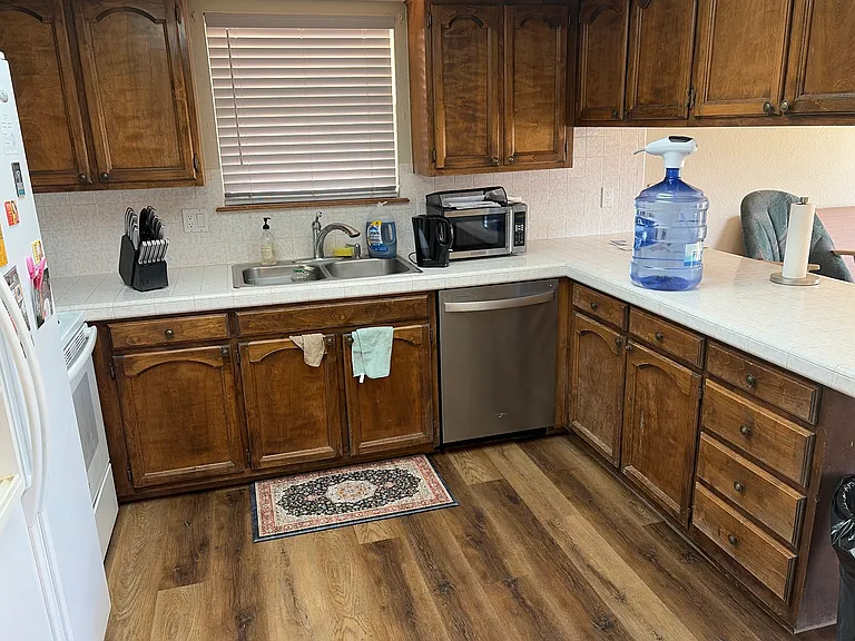305 Chanticleer Pl — Photo 2