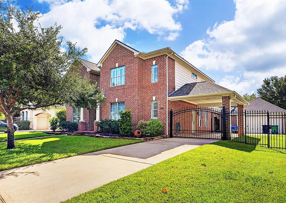 1st image of 2118 Upland Park Dr
