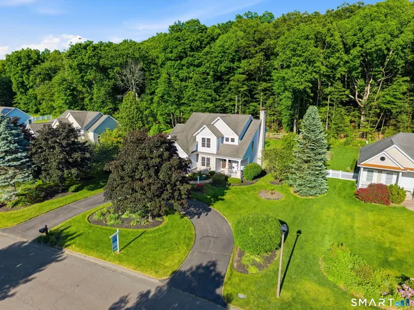16 Harvest Lane, Bloomfield, CT 06002