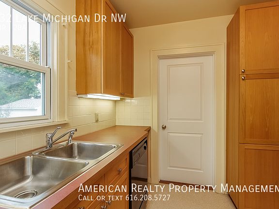 3rd image of 932 Lake Michigan Dr NW