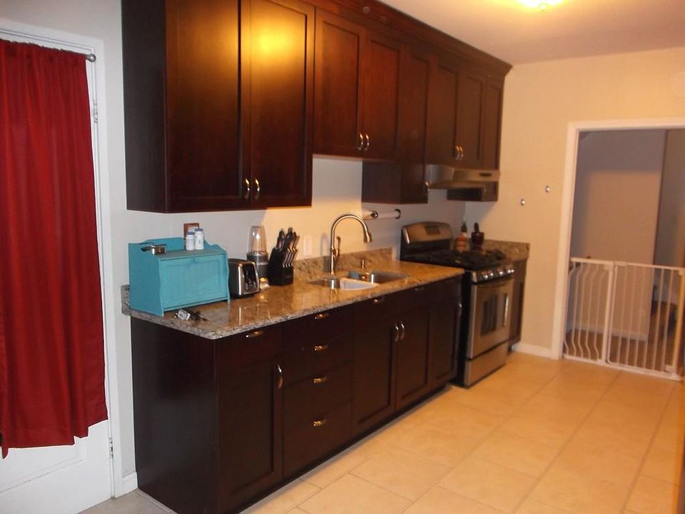 2nd image of 50 Madison Ave #1