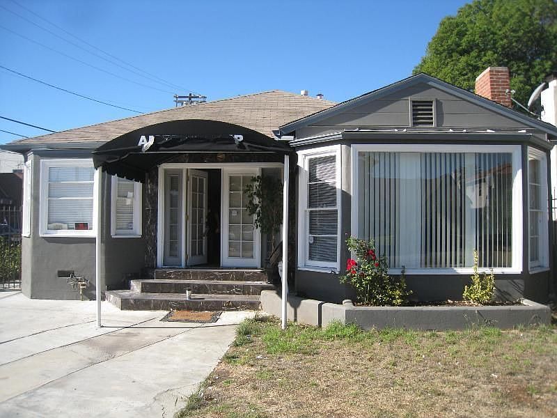1st image of 2387 Malcolm Ave