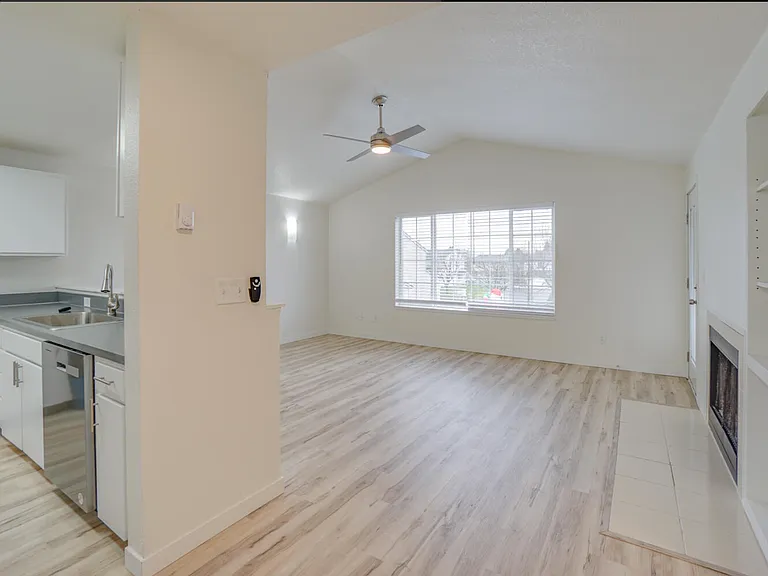 Park Crest Townhomes — Photo 22
