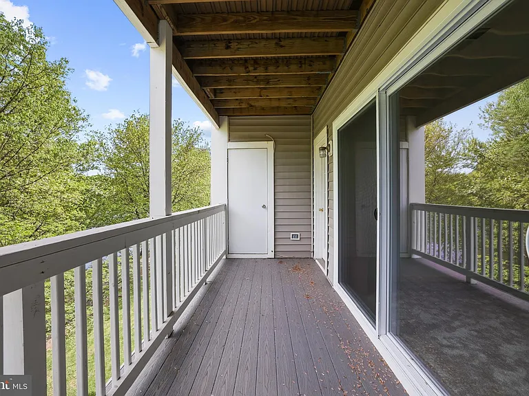 2844 Yarling Ct — Photo 25