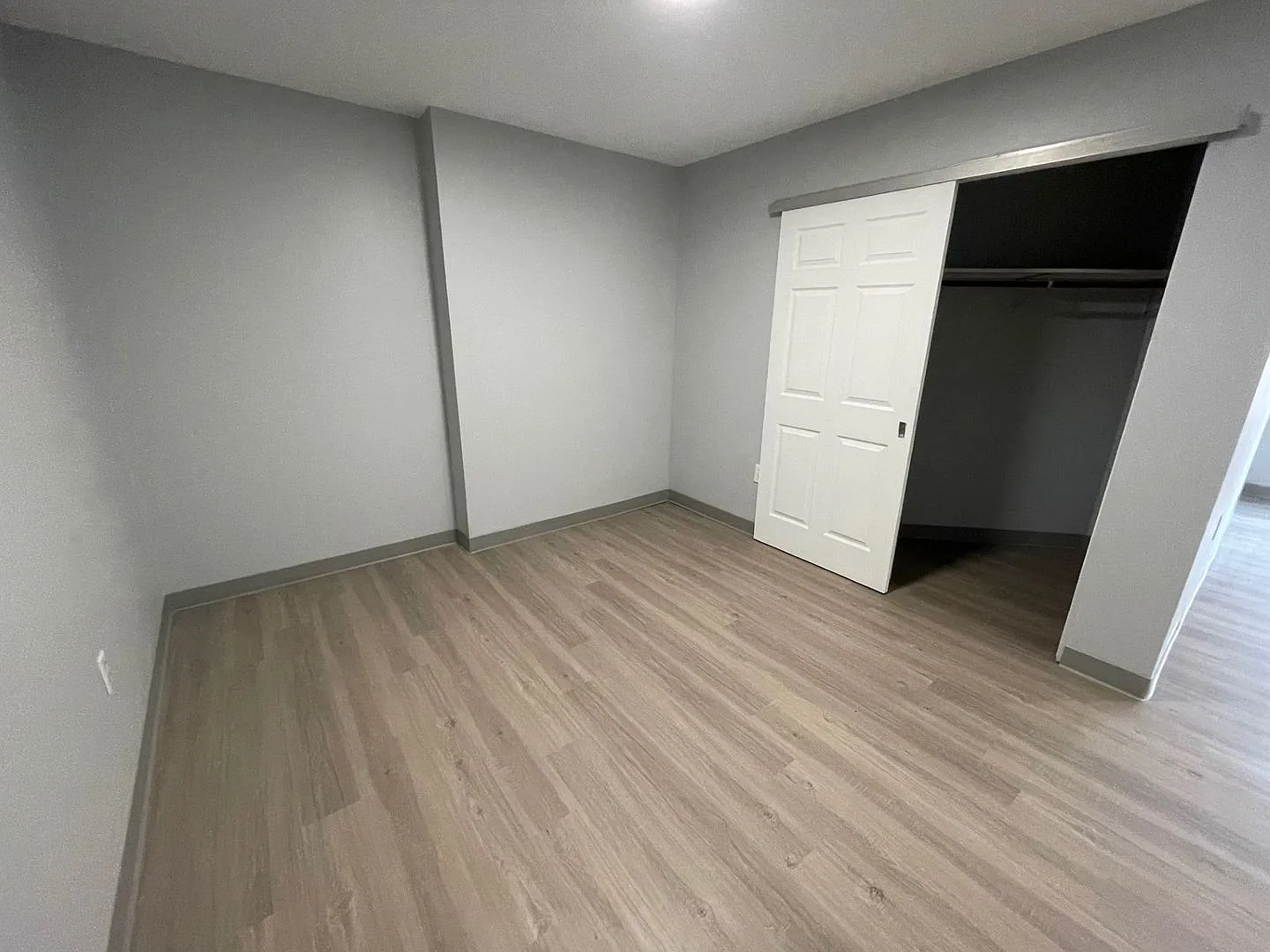 900 North Street — Photo 1