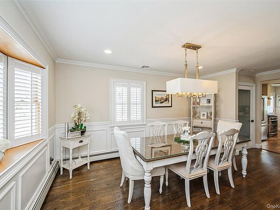 5th image of 21 Crest Road E