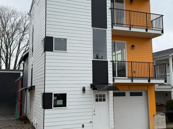 9739 57th Ave S, Seattle, WA 98118