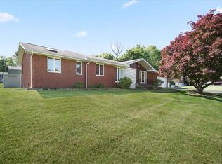 33 Oxford Rd, New Windsor, NY 12553