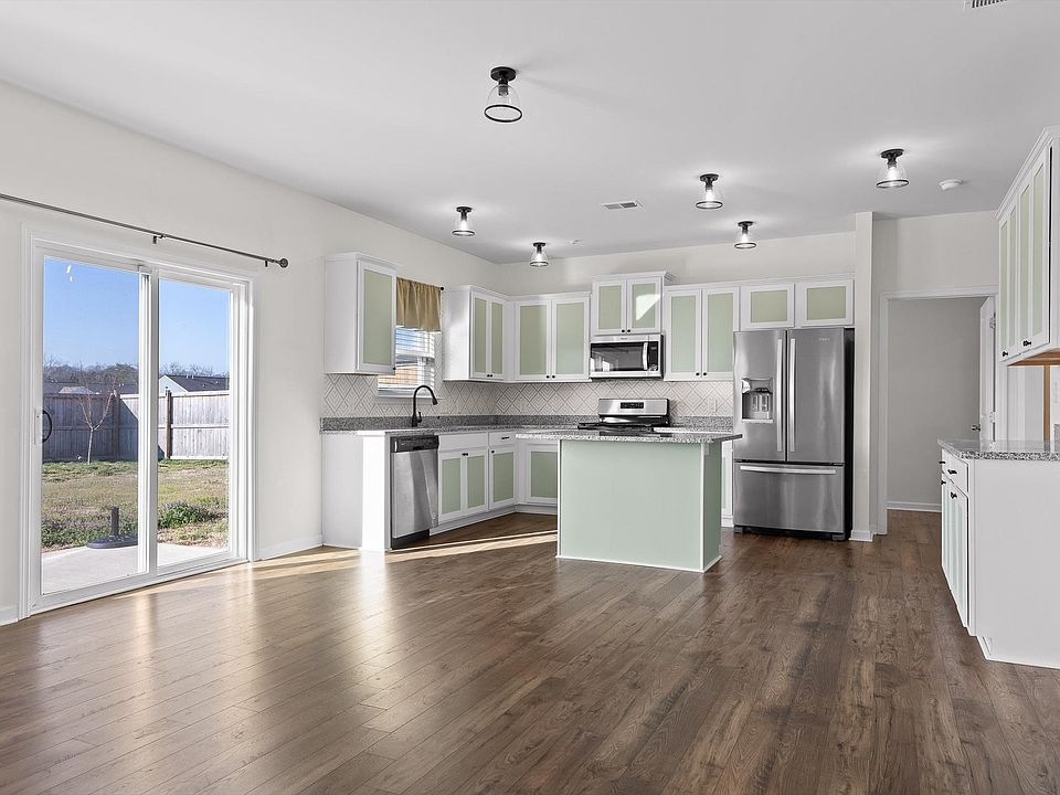 Open concept eat in kitchen