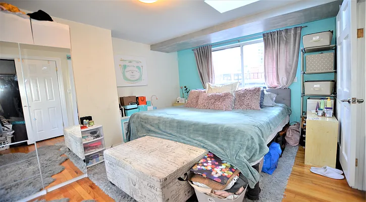 Rented by Manhattan Realty Group | media 20