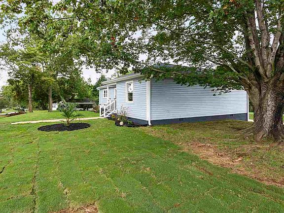 4th image of 105 Rosewood Dr