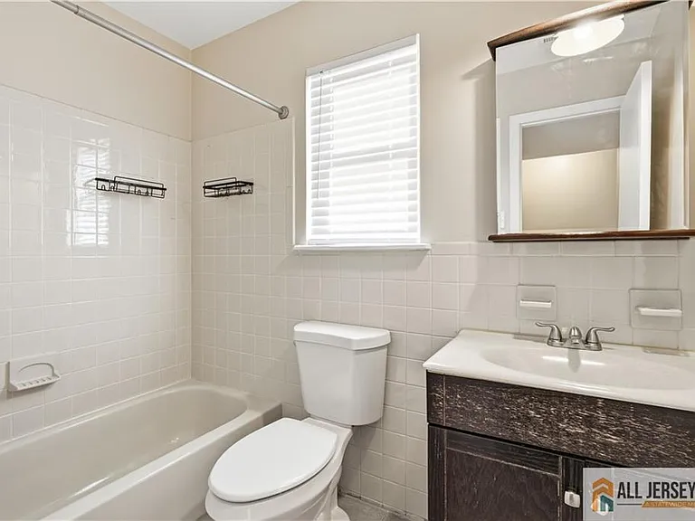 609 N Oaks Blvd — Photo 15