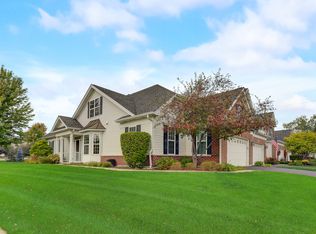 1026 Pinehurst Ct, Elgin, IL 60124