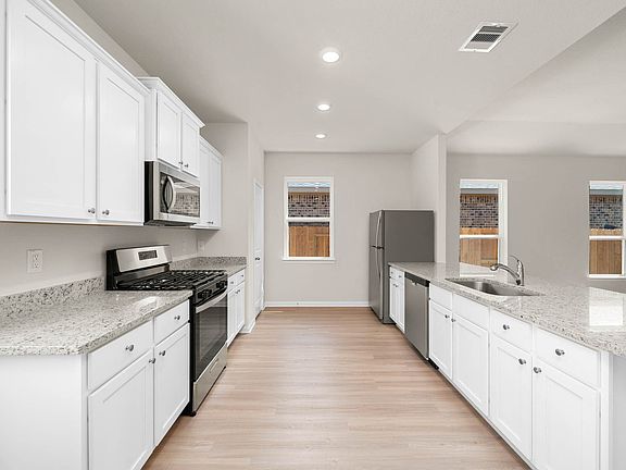 Enjoy a full suite of appliances by Whirlpool in this move-in ready home!