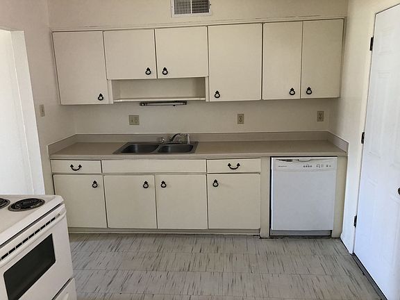 3rd image of 306 Northwood Dr