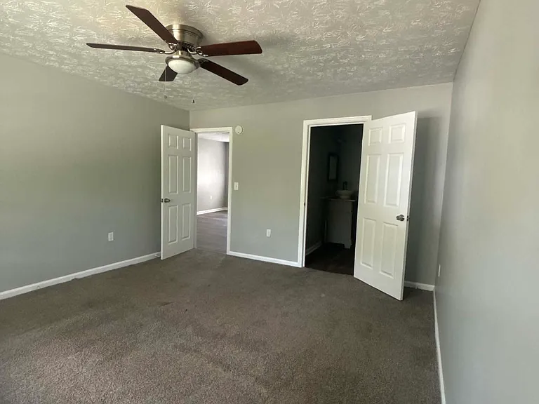 920 Lamore St — Photo 30