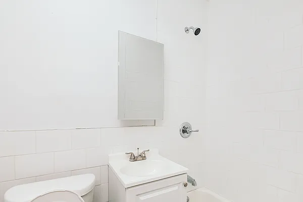 Rented by Nooklyn NYC LLC | media 6