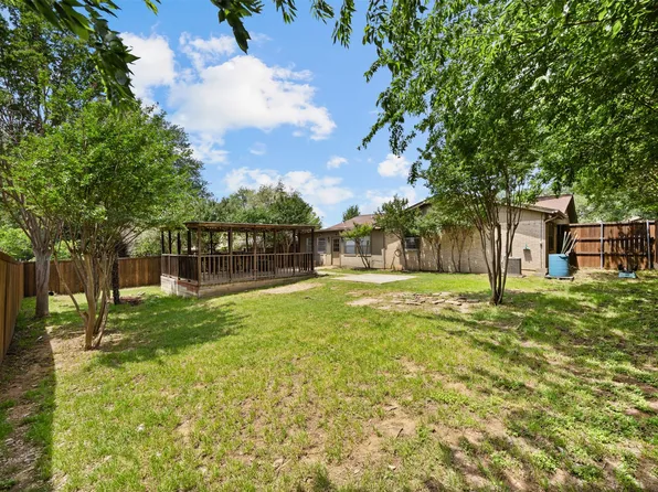 2010 Warwick Dr, Arlington, TX 76015