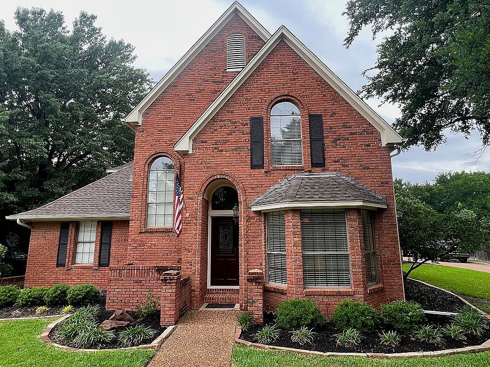 1st image of 402 Moran Dr