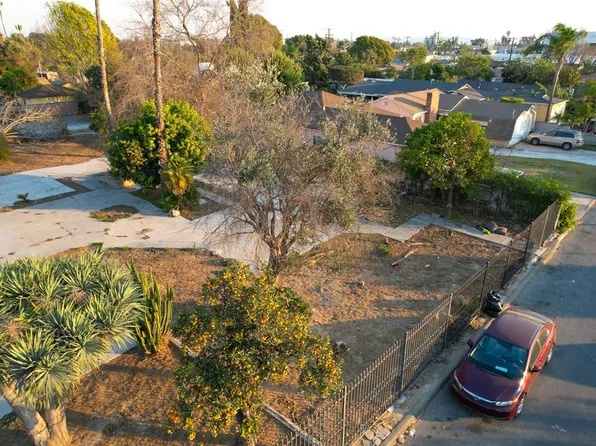 2056 W Civic Center Dr #152, Santa Ana, CA 92703