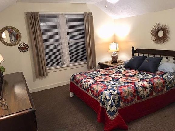 4th image of 104 Melrose Ave APT 3