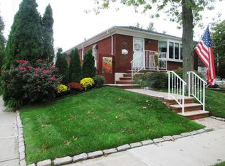 196 Amber St, Staten Island, NY 10306
