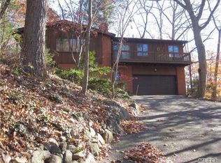 6 North Dr, Centerport, NY 11721