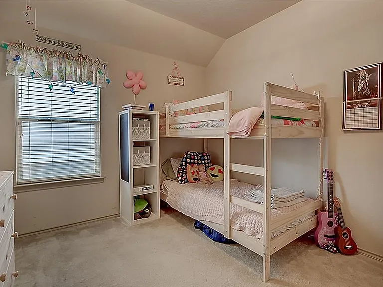 5009 Holliday Dr — Photo 25