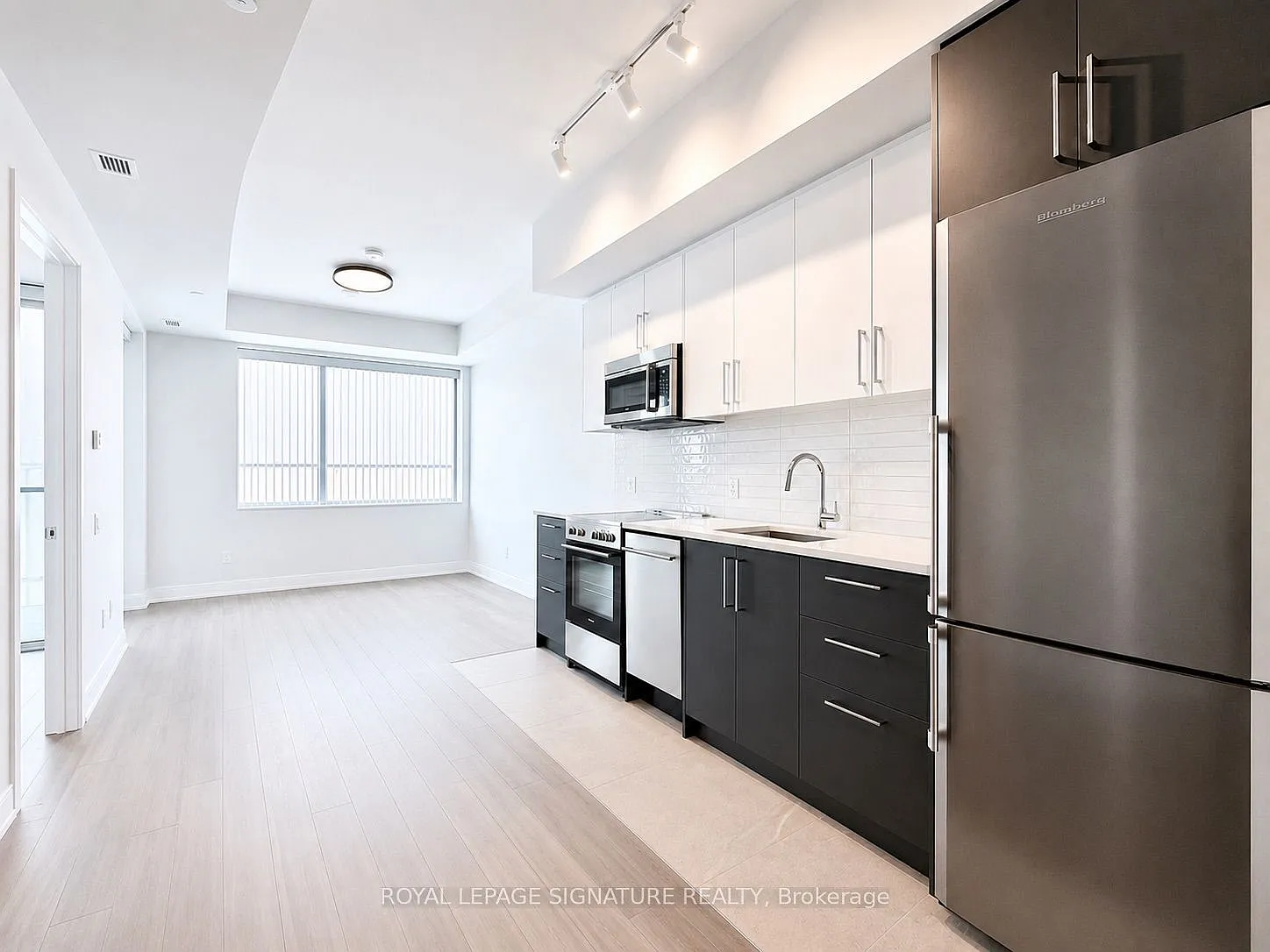 Spadina Towers — Photo 4