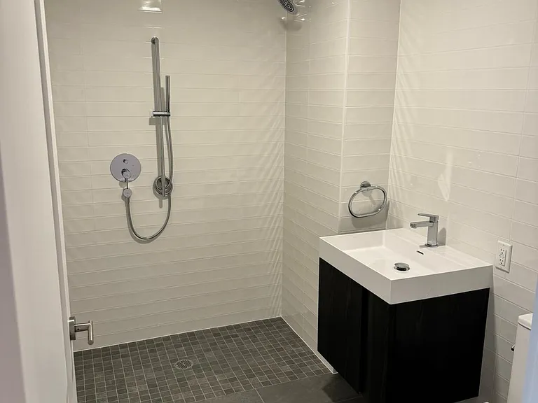 48 Allen St #5B — Photo 3