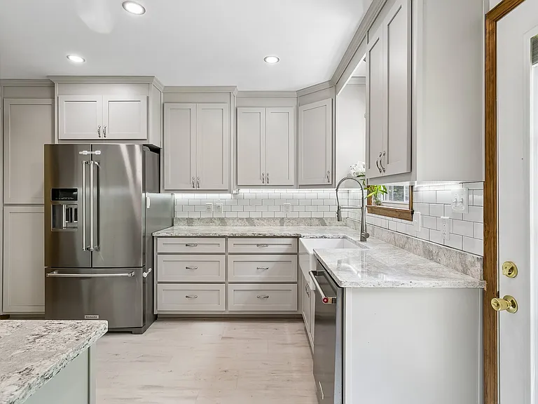 7976 Laura Ann Ln — Photo 16
