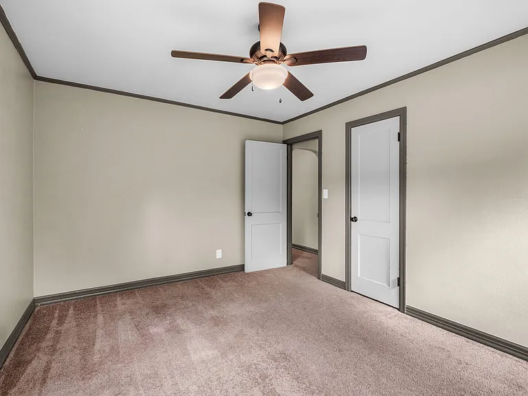 2228 W Wedington Dr — Photo 13