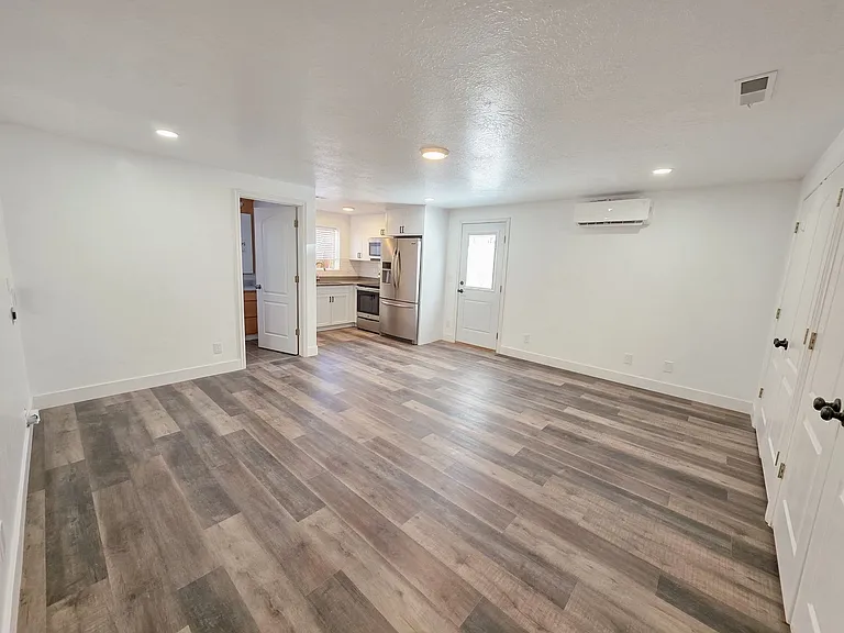 85 Cherry Avenue — Photo 3