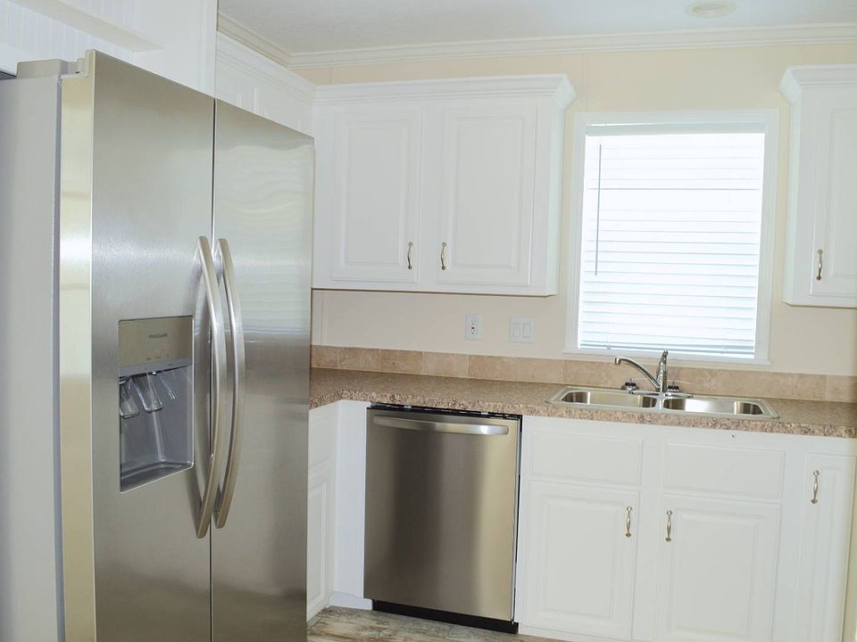 1st image of 375 Jacaranda Cir