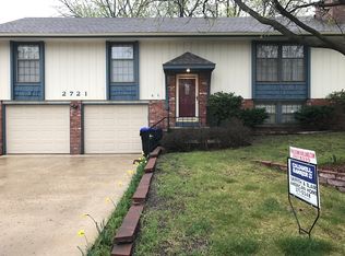 2721 SW Ashworth Pl, Topeka, KS 66614