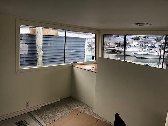 4th image of 220 Shore Rd