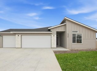 5326 E Phelps Lake Dr, Nampa, ID 83687
