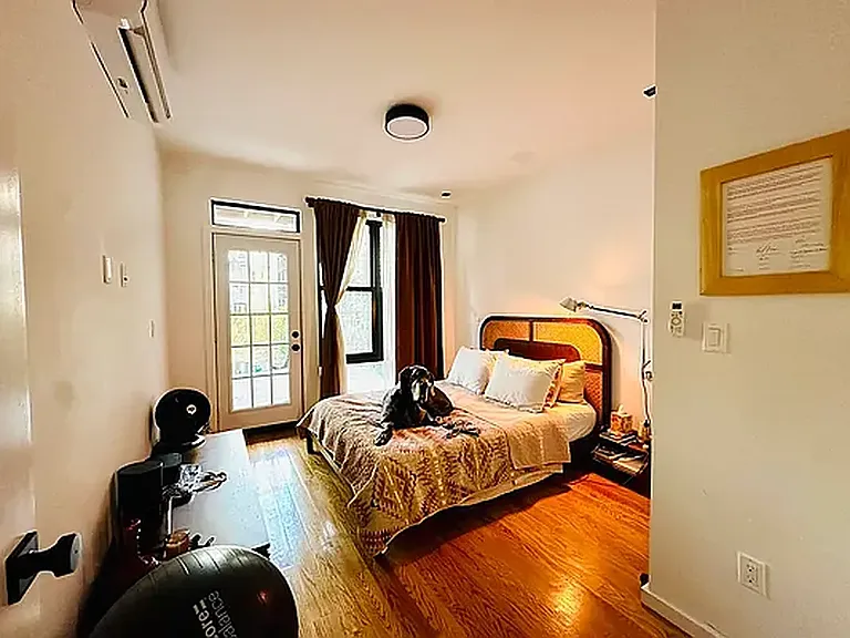661 Hancock St #1B — Photo 10