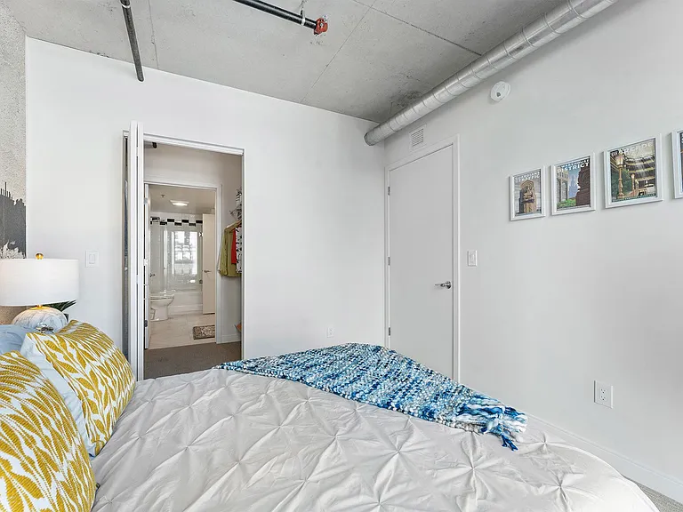 Skyline 776 — Photo 24